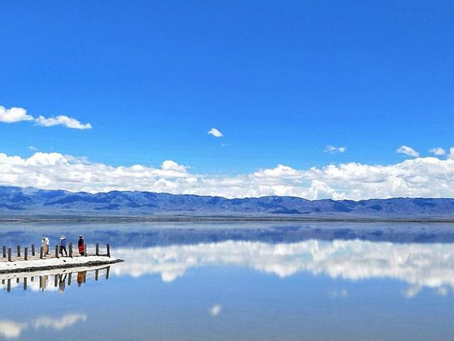 茶卡盐湖天空之镜青海旅游打卡地_【茶卡盐湖天空之境什么时候可以看日出】