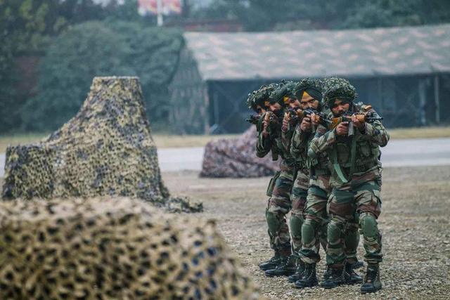 印度4萬大軍戰備全殲巴鐵精銳部隊巴總理懇請特朗普相助