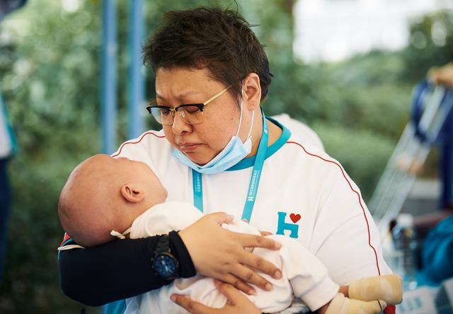 7年捐195辆suv 价值近2200万元 吉利偏心韩红只为做这件事情!