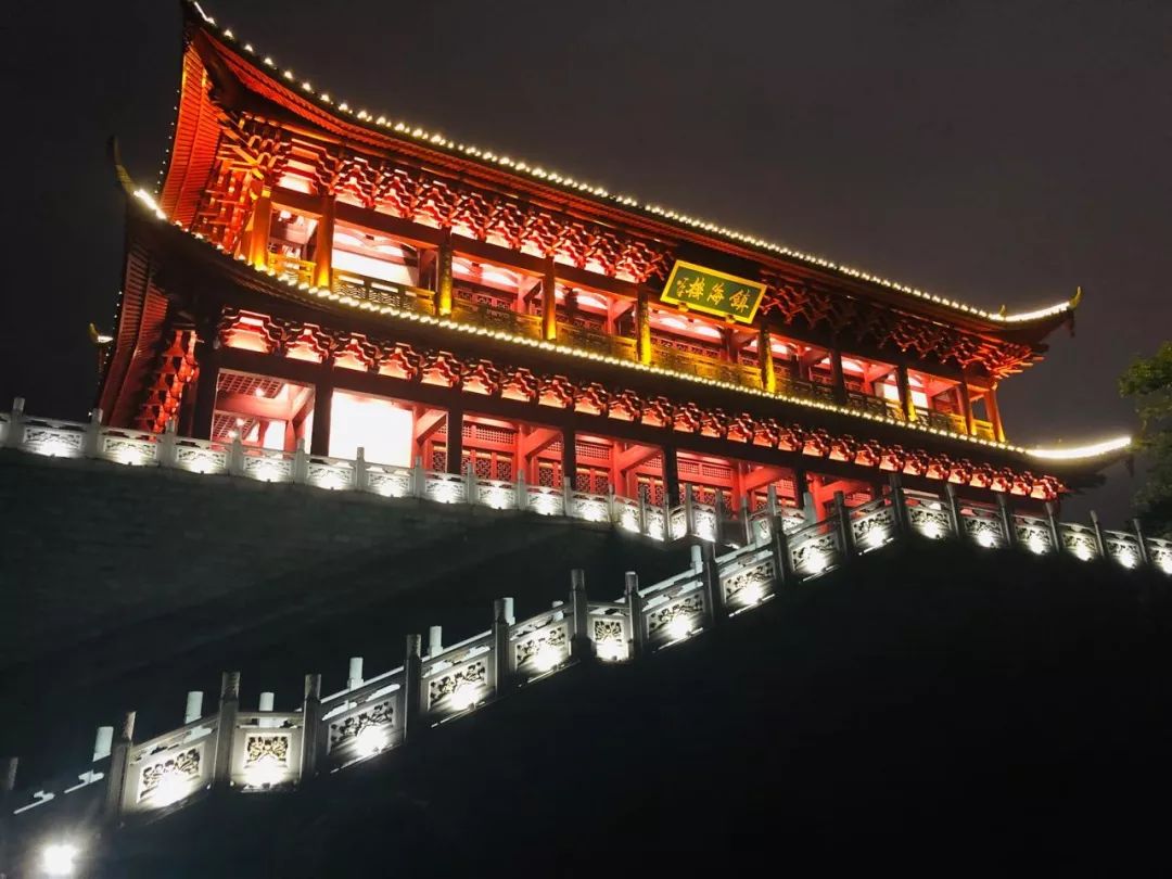 最美福州幸福之城镇海楼夜晚也对外开放了惊艳夜景刷爆票圈