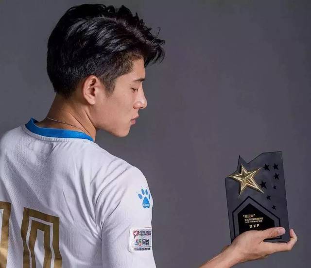 对于季骁宣这个名字,大多数球迷都是比较陌生的.