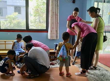 新闻纵贯线我市首发3岁以下婴幼儿照护服务营业执照解决入托难办托难