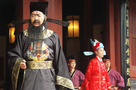 包公额头上的月牙那么这弯月牙是怎么来的呢