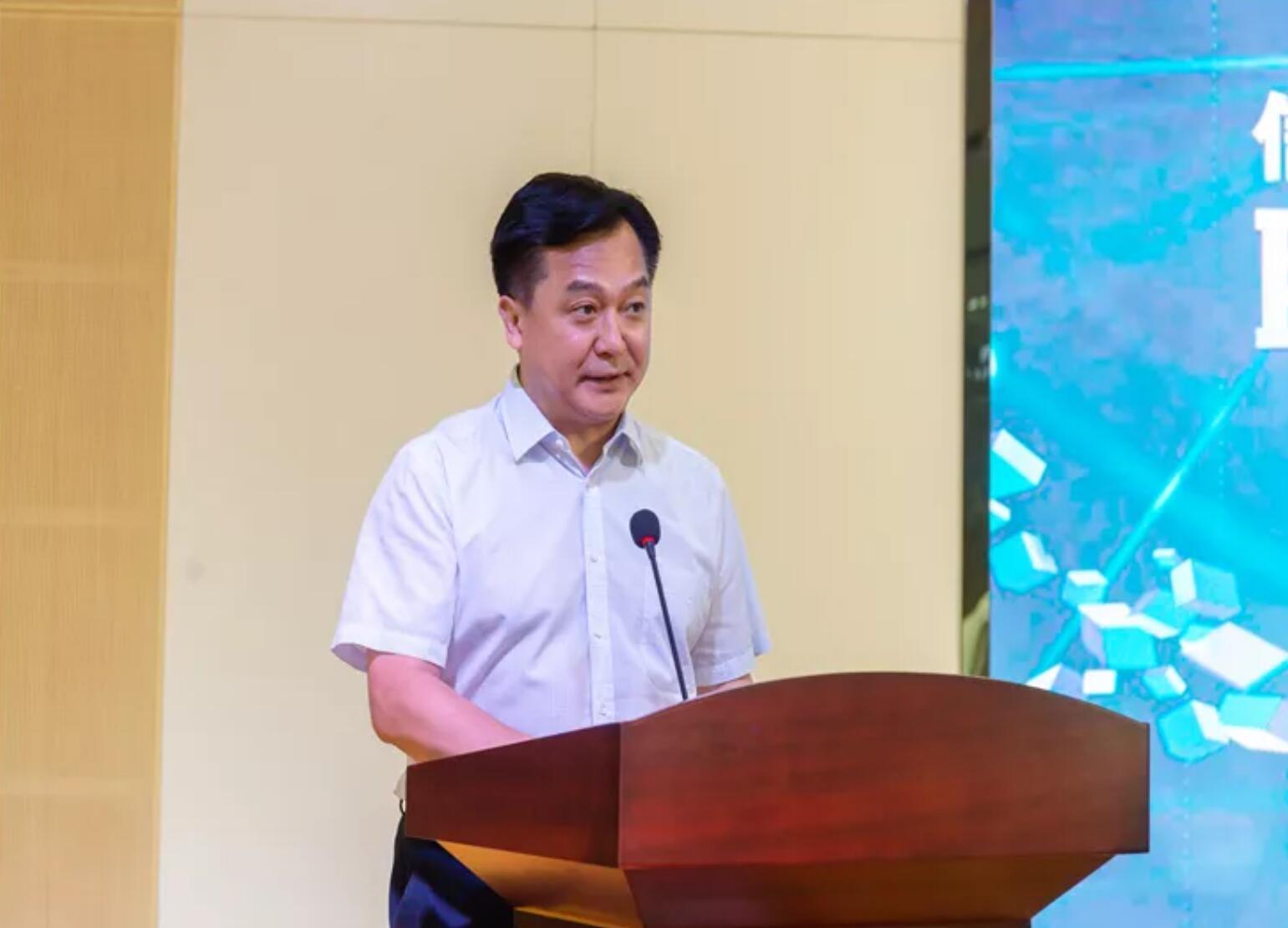 在武汉大学人民医院党委书记万红慧,信阳市人民政府副市长侯钦东,武汉