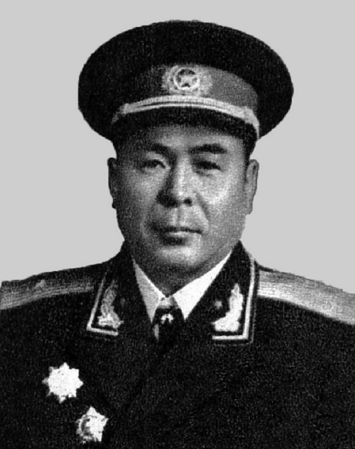 他是上甘岭传奇将军之一,20岁被俘40岁成开国将军,立下赫赫战功
