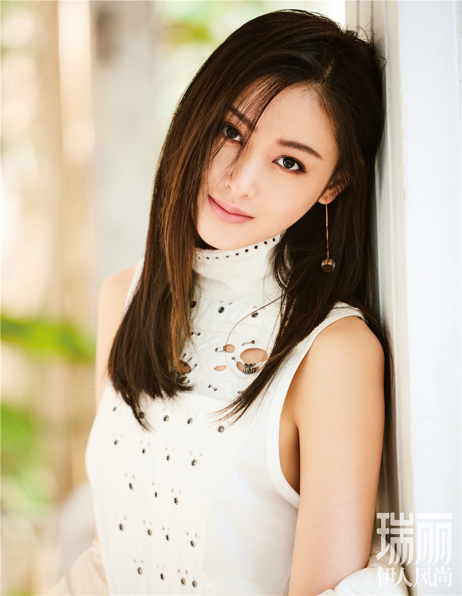 张天爱夏日大片,回眸一笑尽显清新甜美!