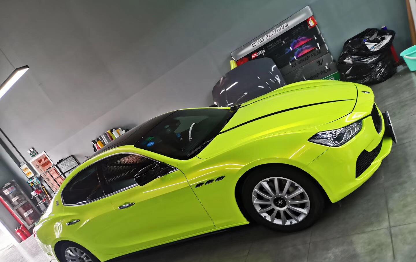 让美女撞树的颜色荧光黄玛莎拉蒂ghibli