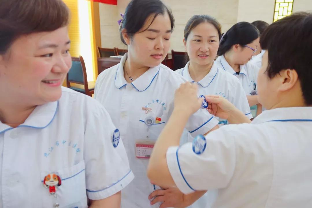 【杏林资讯】告别燕尾帽——九江市中医医院举行护士脱帽换装仪式
