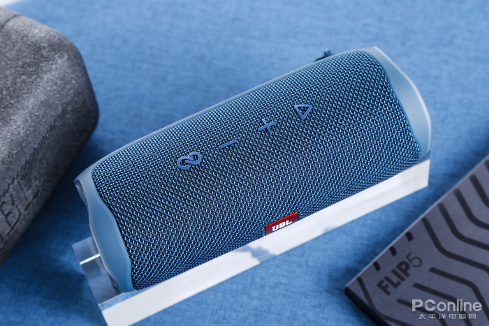 jblflip5蓝牙音箱评测夏天泳池湿身派对神器