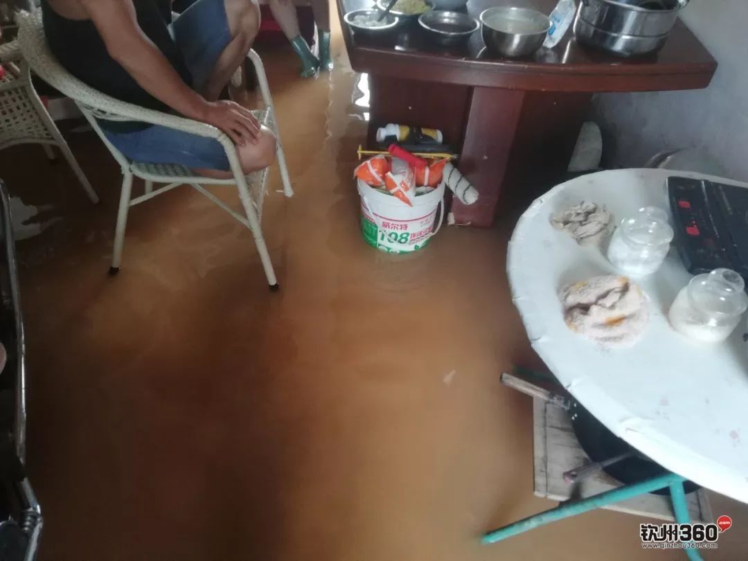 钦州网友苦诉家里被淹,生活用水成问题