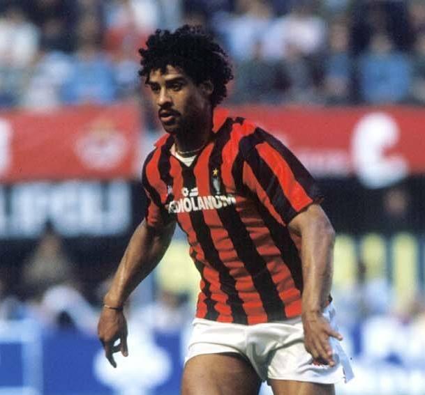 中场,里杰卡尔德,1988-1993年间效力于ac米兰.