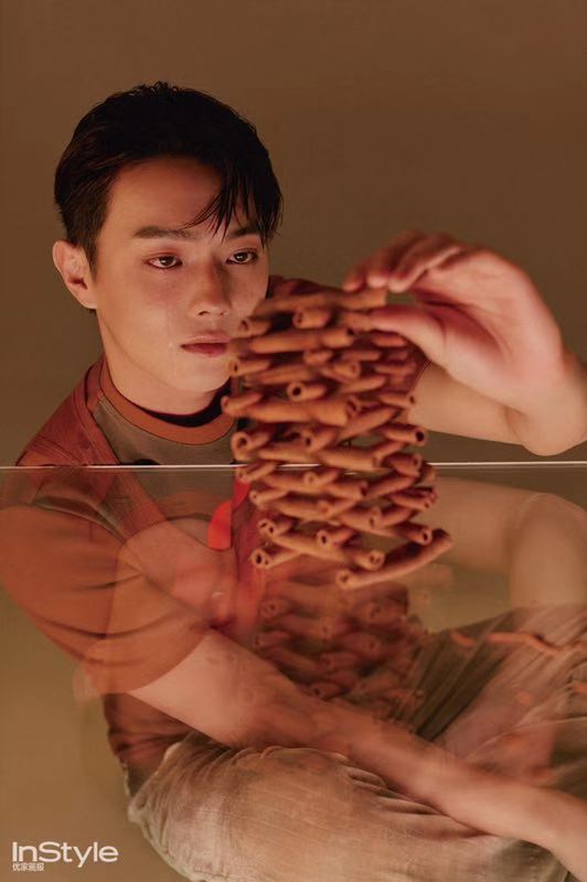 许凯挑战复古雀斑妆打破常规展个性自我