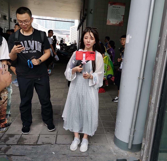 原创与乔碧萝pk的主播晴子火了素颜照被晒出后网友见光死