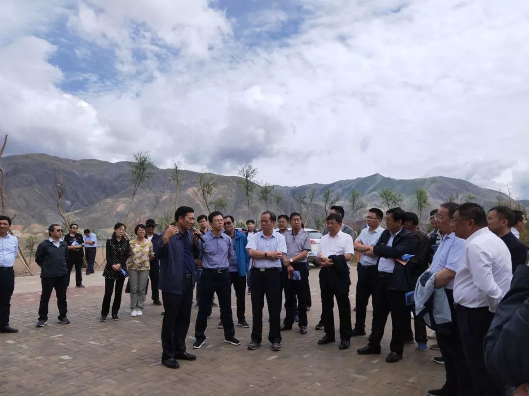 尖扎要闻马明生深入东果村调研扶贫易地搬迁工作