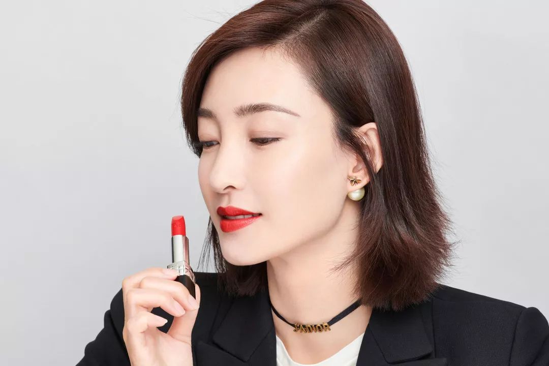 青年演员 李一桐既然知道了她们的红唇秘诀,你还不想在这个七夕get