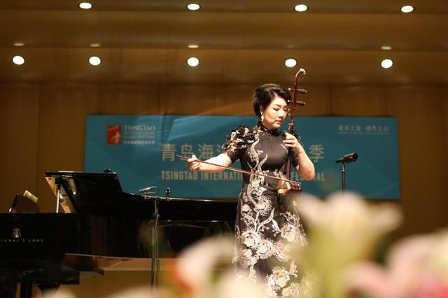 音乐会以作曲家顾冠仁编配的重奏作品《江南风韵》拉开帷幕.