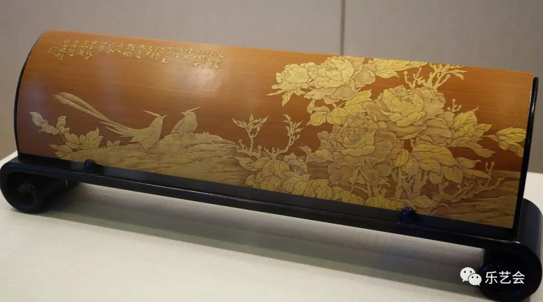 妙手削轻筠白士风白雪飞父女常州博物馆留青竹刻艺术展上