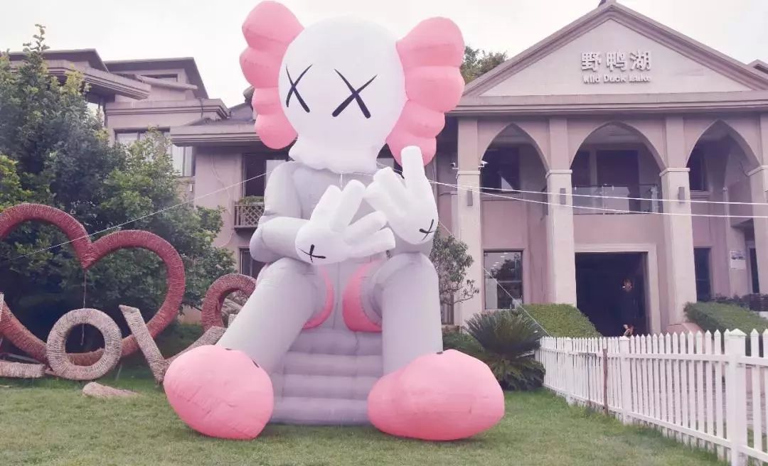 必须打卡昆明首个kwas公仔躺在野鸭湖玩奇幻漂流