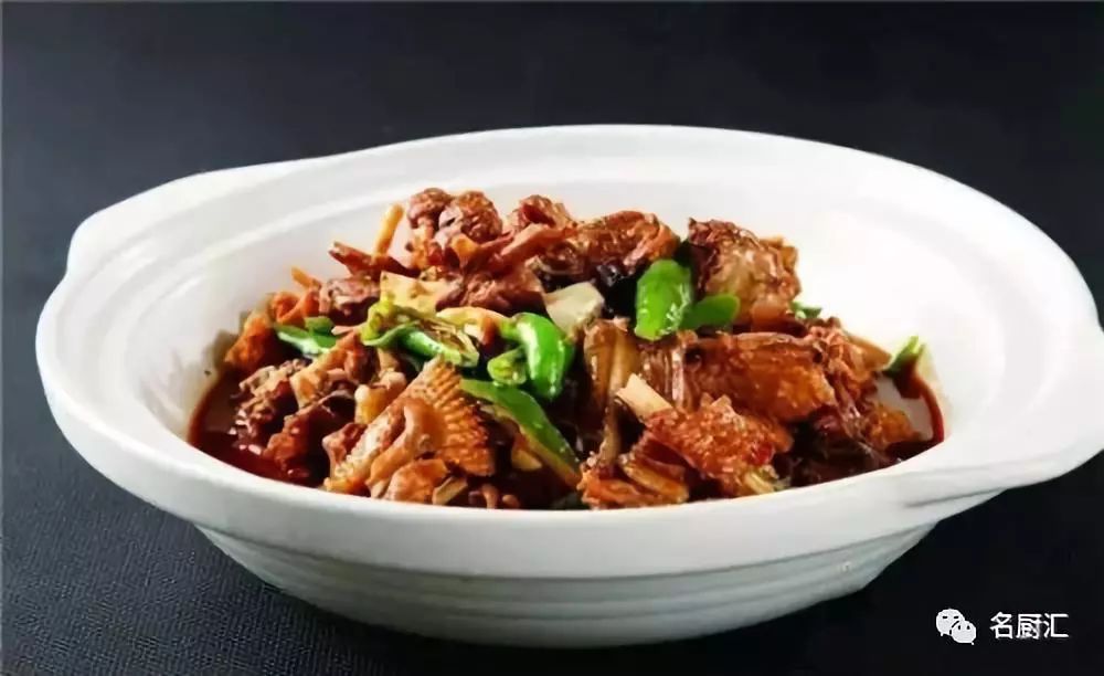 湘味砂锅焖鹅