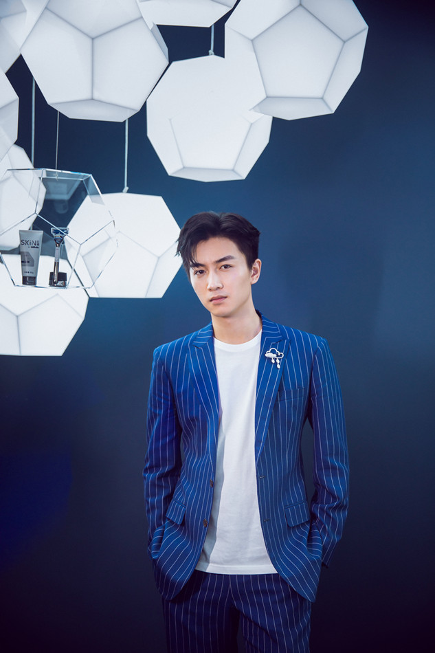 陈晓帅气亮相品牌活动不断解锁新代言商业价值飞升