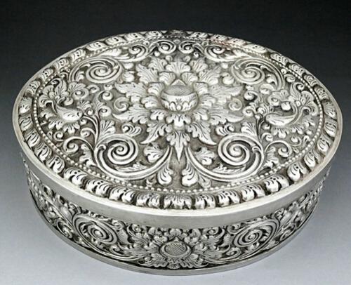 旧银器可分为银器和银饰品两大类,我国银器的生产最早出现在商代,到