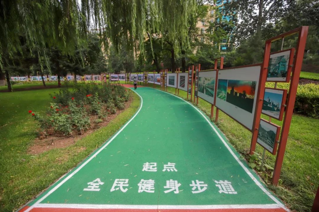 啦级升滨湖万米公园跑道没错你肯定get到了重点看到这里丝毫没有受到