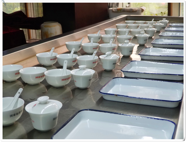 湿评台在于客观审评茶叶外形与内质