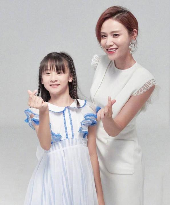 田亮女儿近照曝光和天天有夫妻相网友森碟不要太高冷啦