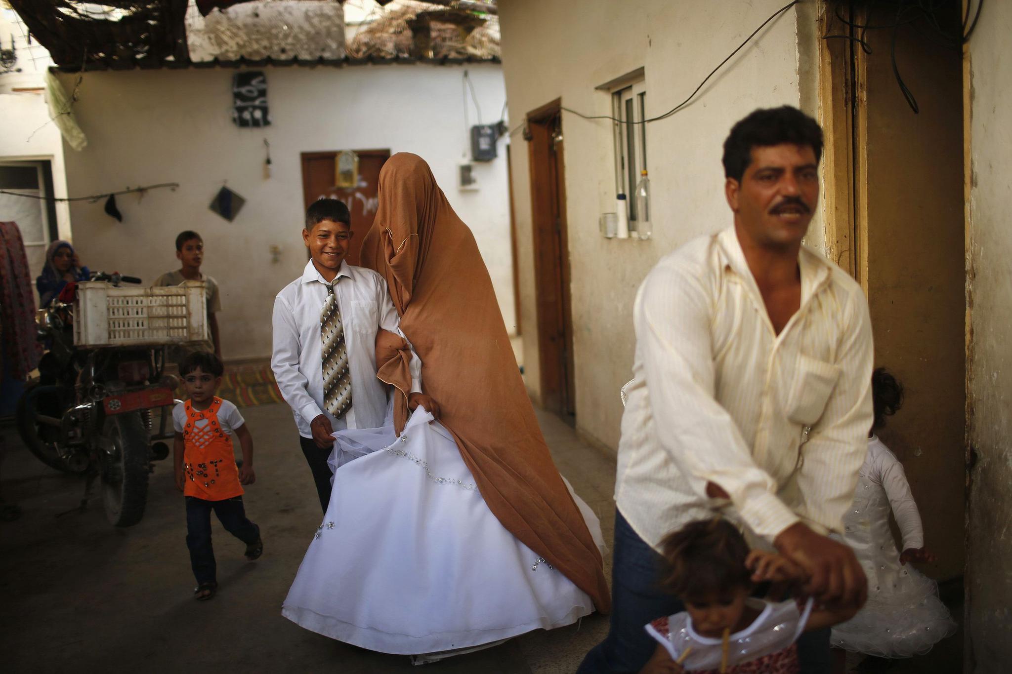 直击一场来自中东的童婚婚礼,新郎新娘还不到15岁