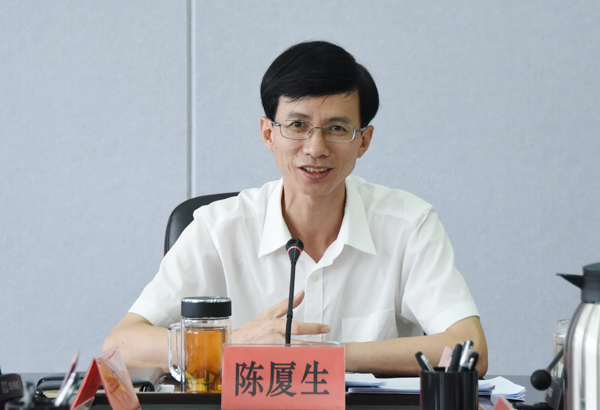 武平县委书记陈厦生主持召开县委常委会会议暨县委全面依法治县委员会