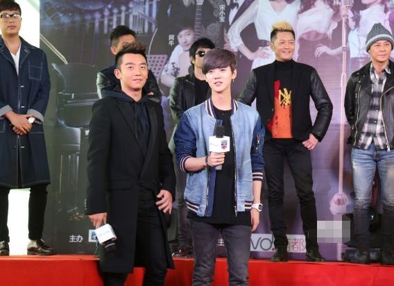 郑恺发博为鹿晗宣传电影,谁注意配文内容了?