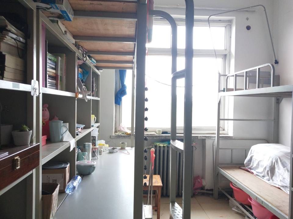 北京经贸职业学院宿舍图片