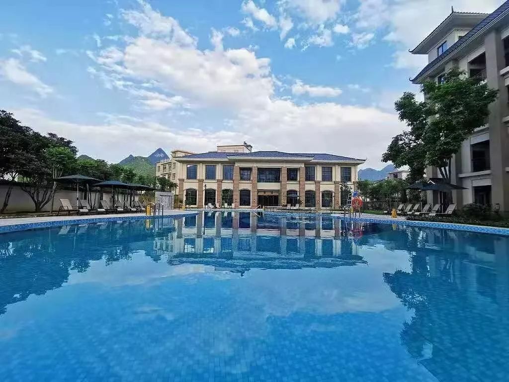 广/佛-连山-午餐-金子山景区-酒店-晚餐餐:午餐 瑶族风味宴晚餐 住宿