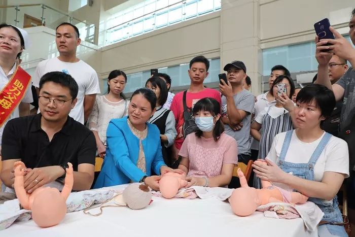 母乳喂养好处多我院举办世界母乳喂养周活动