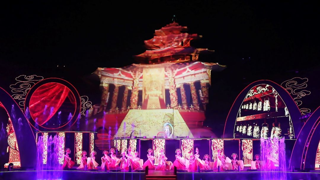 北戴河看个秀也能这么多人？