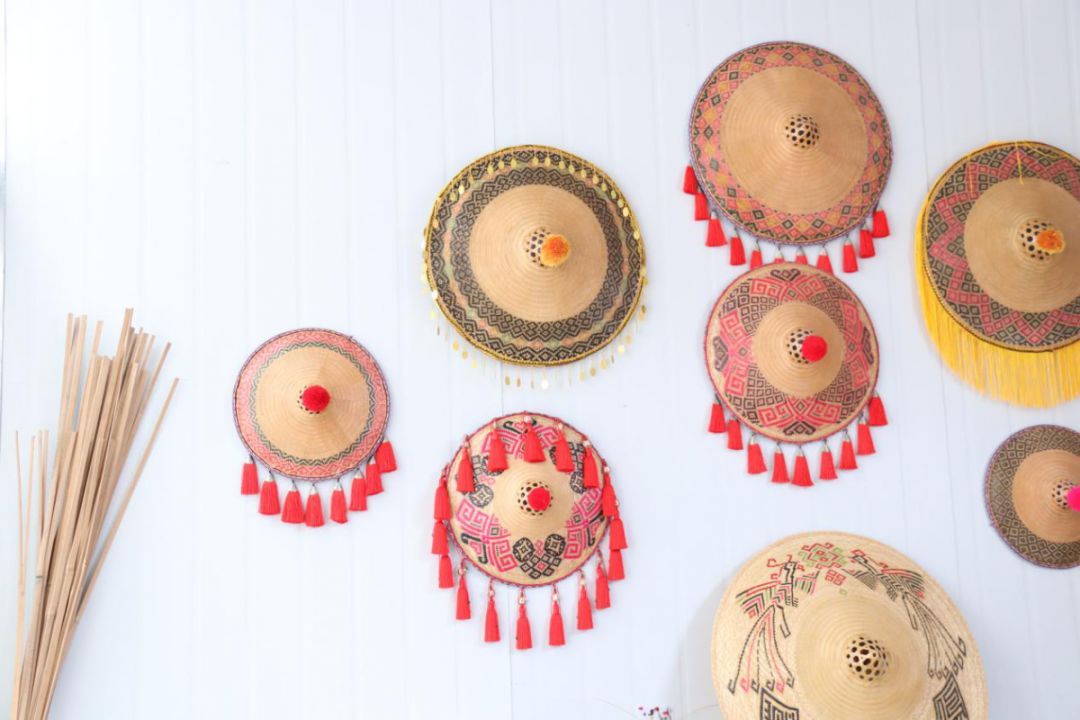 实践顶上添花顶卡花队走访文广新体局调研下南乡