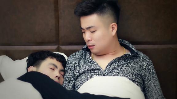 温州兄弟整天抱一起睡觉他们不是gay是兄弟情深结局看醉了