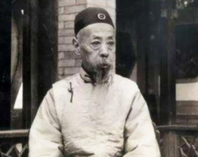 此人被称“清末巨贪”,晚年家里被偷了个精光,竟然被活活气死了_奕劻