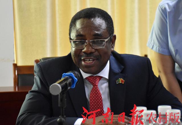 河南日报农村版信阳视点讯(记者李振阳)8月6日,坦桑尼亚公使massoro