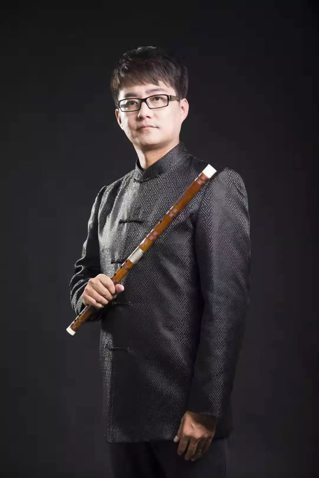 先后师从马迪教授,高纯华老师,张延武教授,唐俊乔教授.