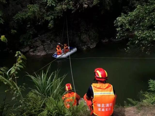 鹤峰县六部门联合曾于2019年7月26日发布通告称,屏山景区大部分区域未