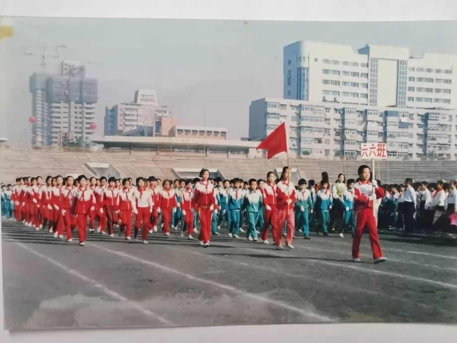 我,我们的学校让我们一起来寻找在新中国成立70周年的日子里五十年代