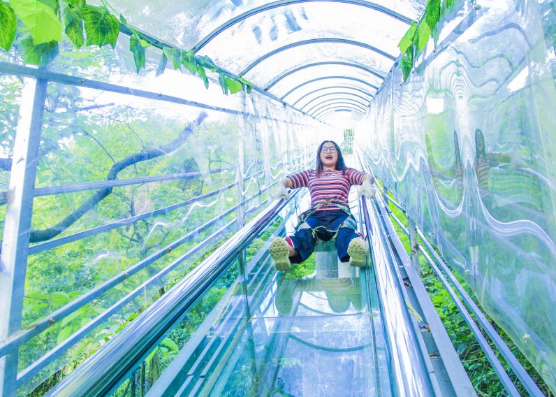超抵三水网红玻璃桥玻璃滑道机动游戏2大1小仅119元