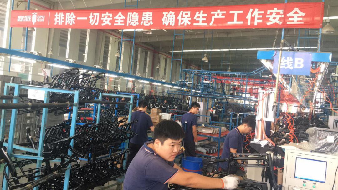 热火朝天,加班加点,这家电动车工厂为何如此忙碌?