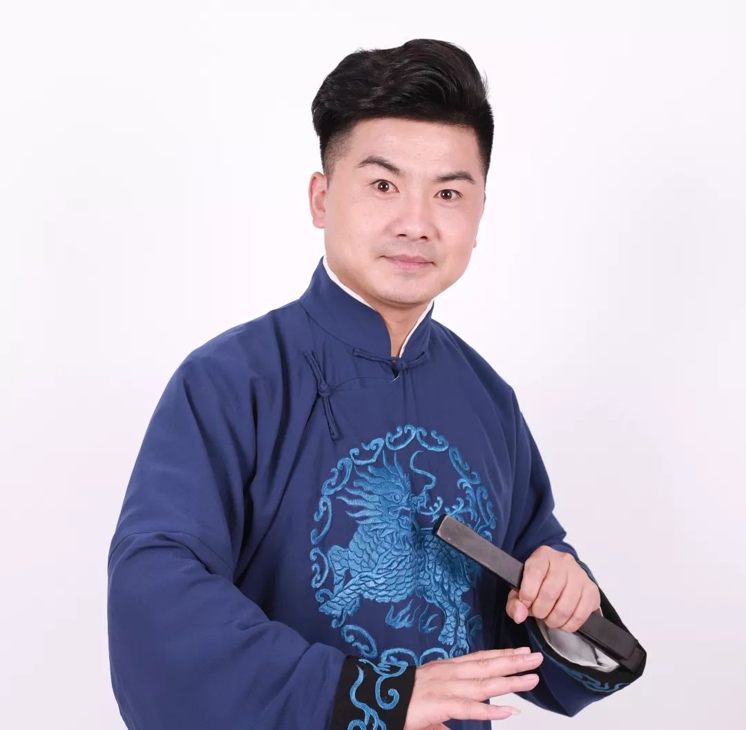 郭德纲弟子尹九宴,著名主持人贾军磊,百万粉丝美女网红助阵开业宣传.