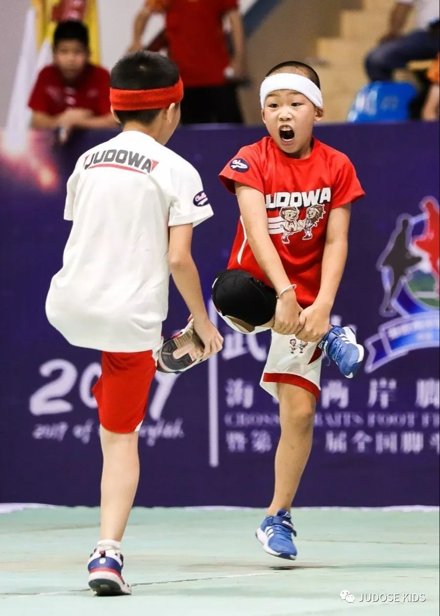 凝聚中华传统文化精华,注重民族传统体育文化传承,对从小培养少年儿童