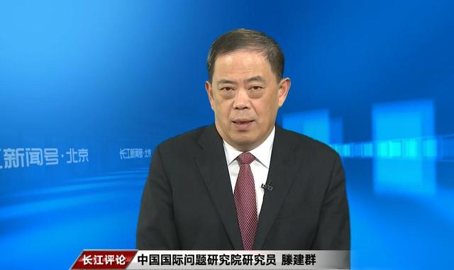 对此中国国际问题专家滕建群指出,美国的"印太战略",实际上就是采取一