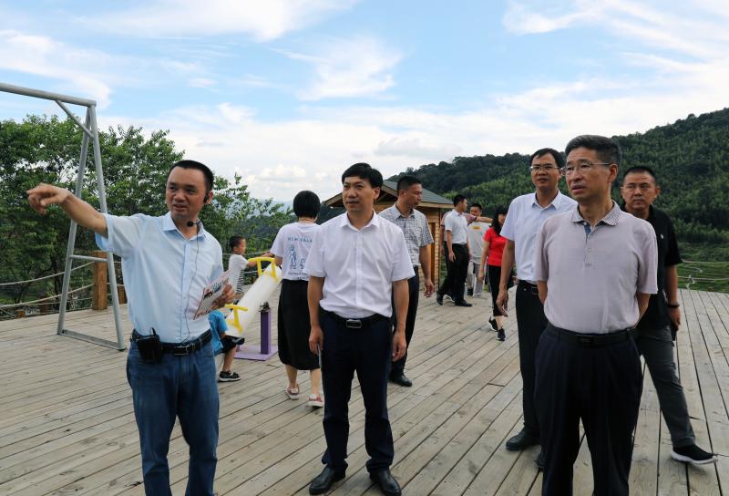 考察团一行参观阿牛家民宿永定新闻网讯(马斌)8月3日,江西省寻乌县