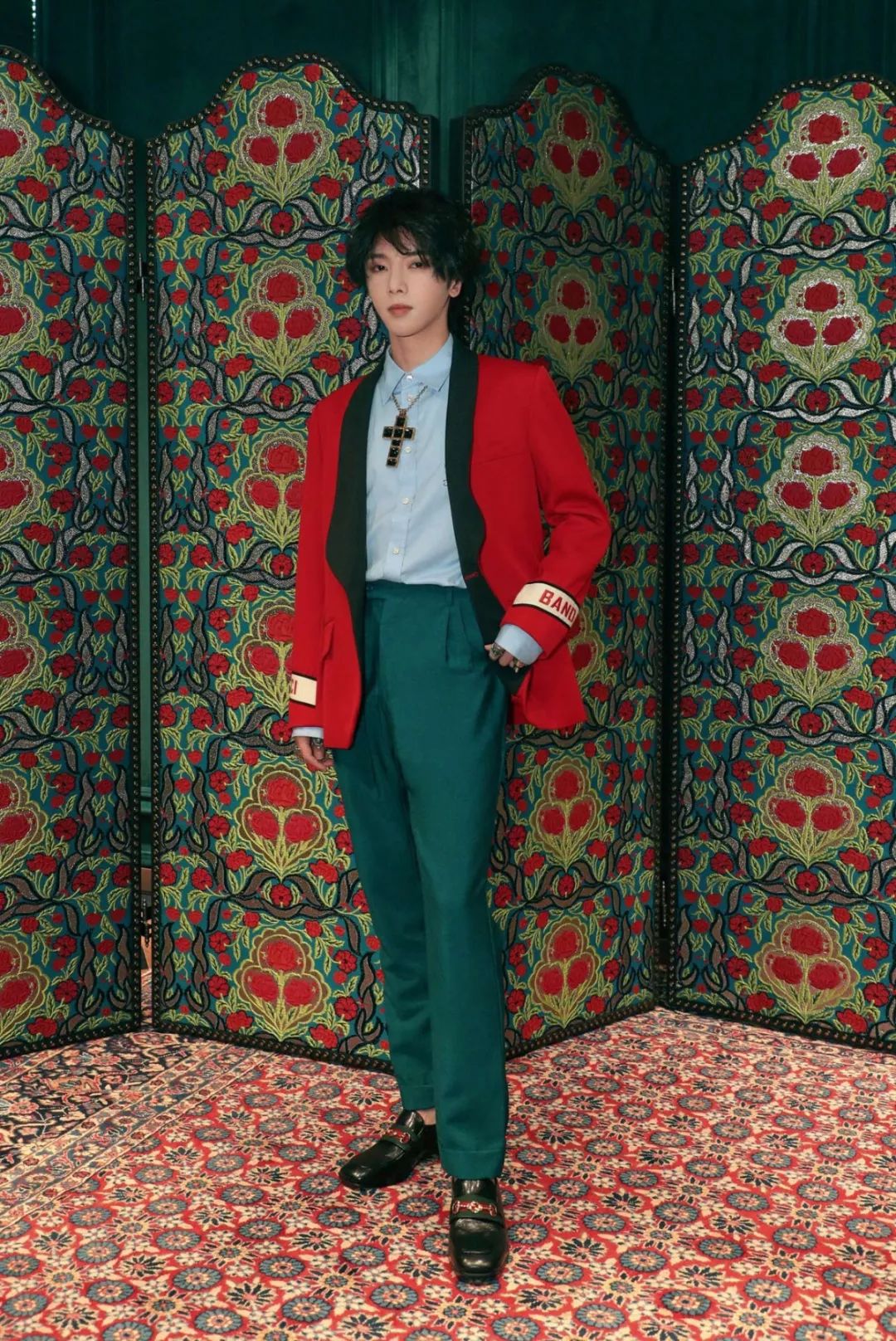 华晨宇赖冠霖宋妍霏熊梓淇肖战店铺设计将传统与现代,工业与浪漫风格