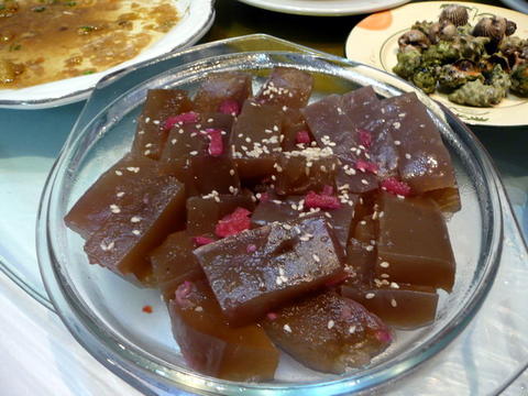 红糟羊肉羊肉有很多种吃法,烤,煎,焖,炒均可,在福州,羊肉则是配红酒糟